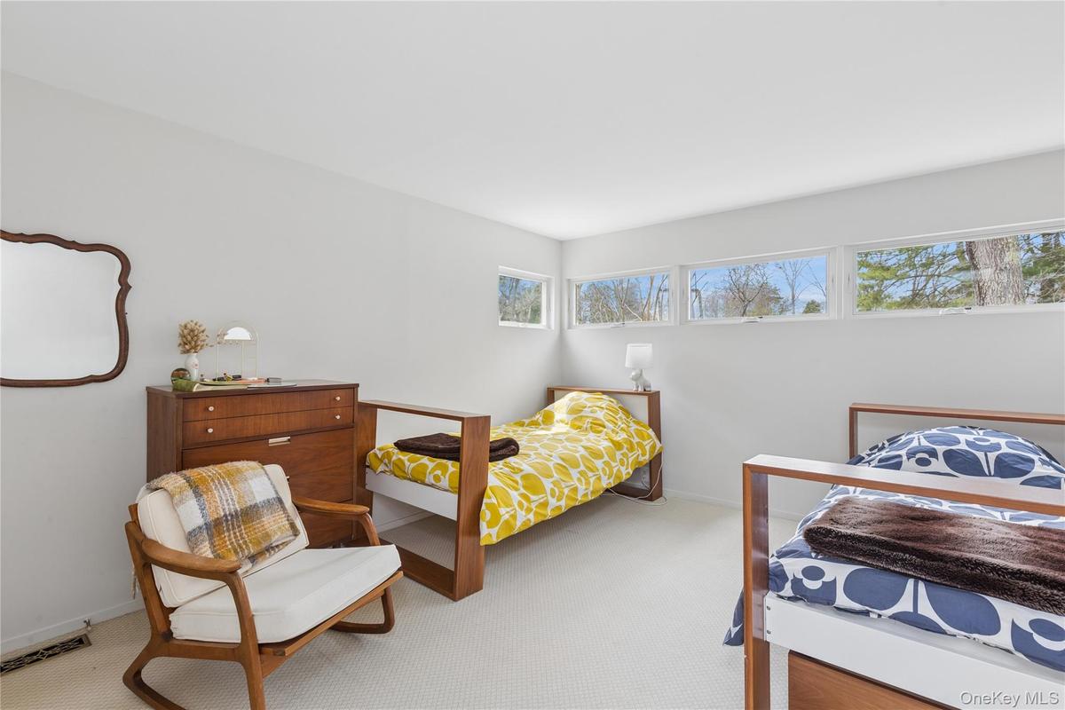 Twin Bedroom