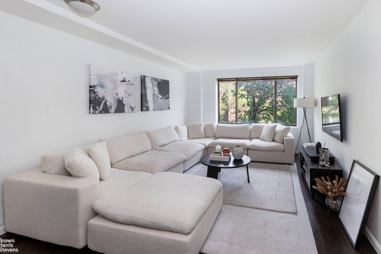 Welcome to unit 4B at 250 East 31st Street Condominium.