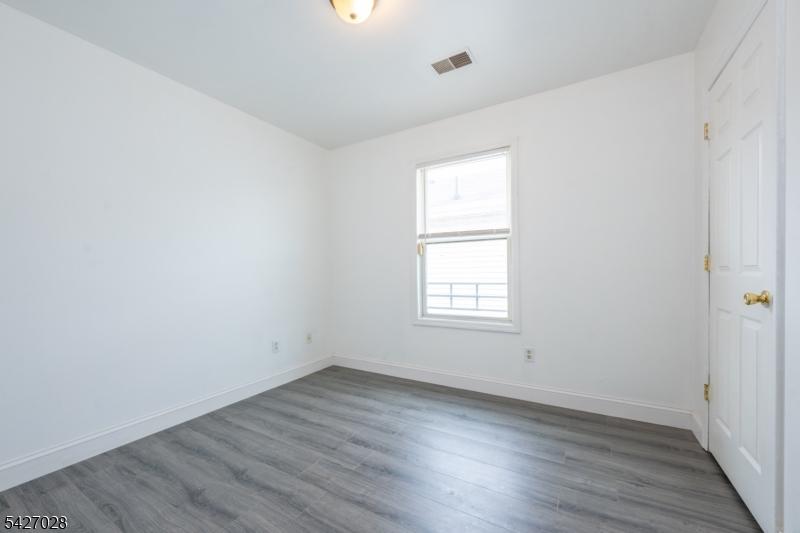 Bedroom unit 2