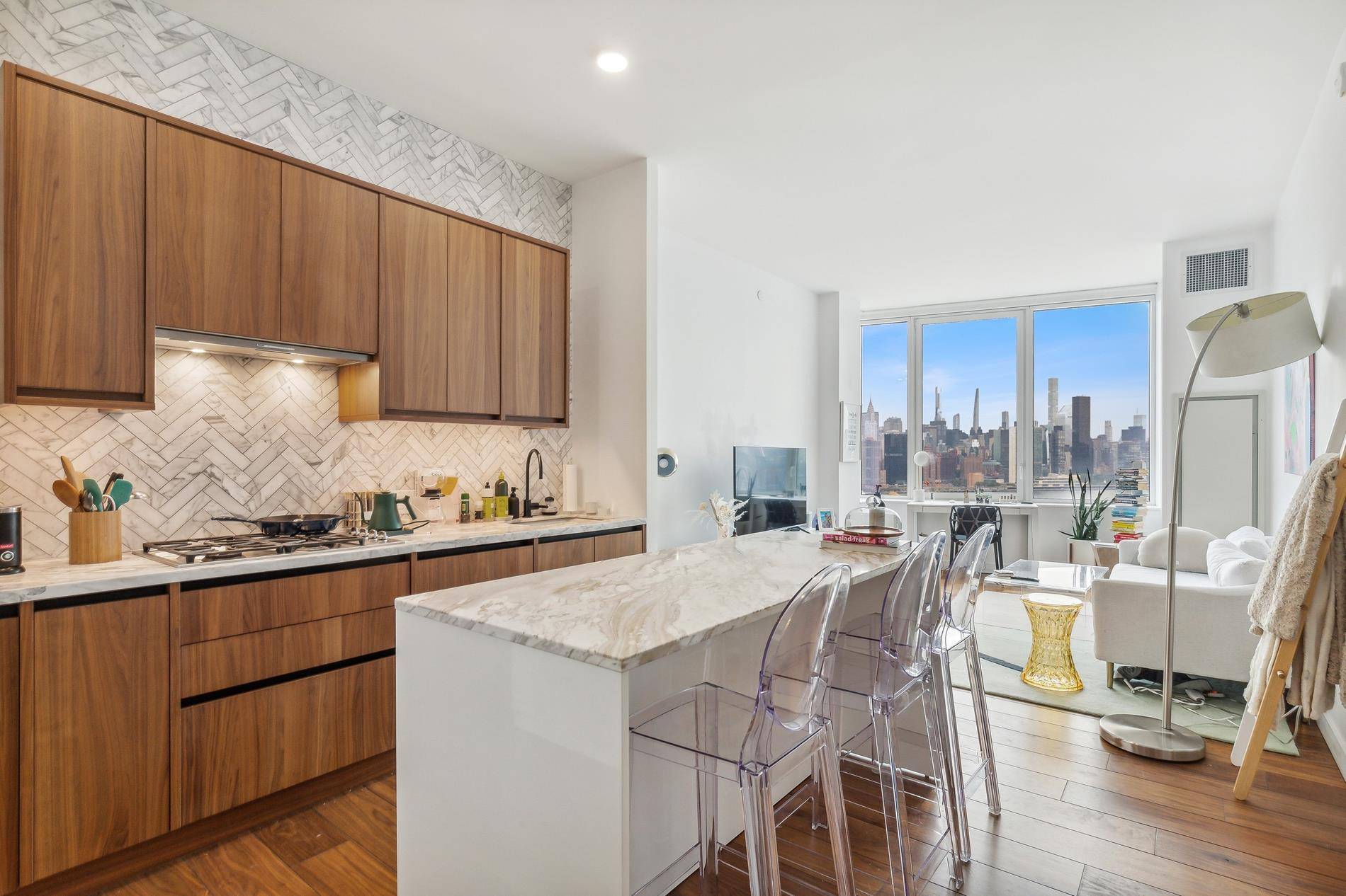 One of the best lines in the building with spectacular views of Manhattan, East River, and Long Island City.
