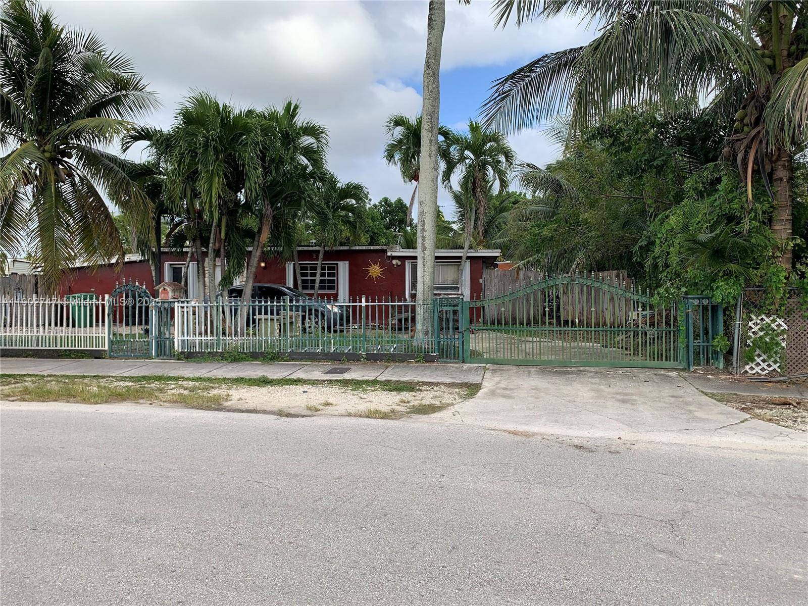 HUGE property featuring a 3 1 single family home.
