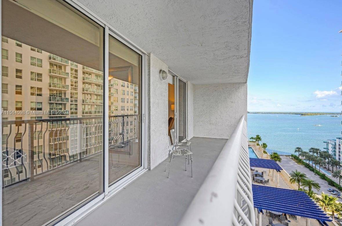 Spacious 1 Bedroom apartment overlooking Biscayne Bay at the popular building The Club in Brickell where Short Term Rentals are permitted.