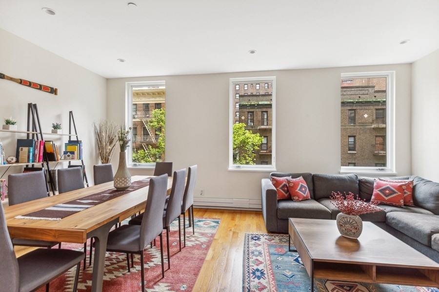This floor through 2 bedroom 2 bath apt is located on a residential block in Midtown, yet steps away from the heart of NYC.