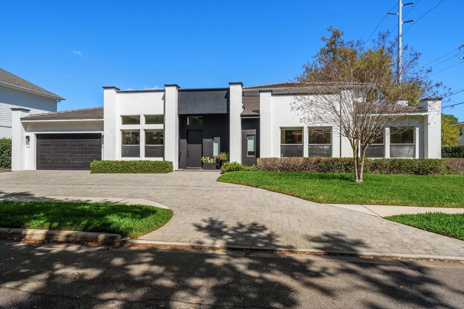 circular driveway