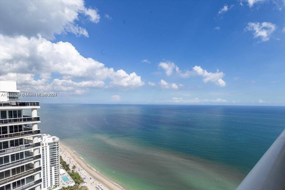 Spectacular Ocean, Intracoastal and City Views from the 45th floor !