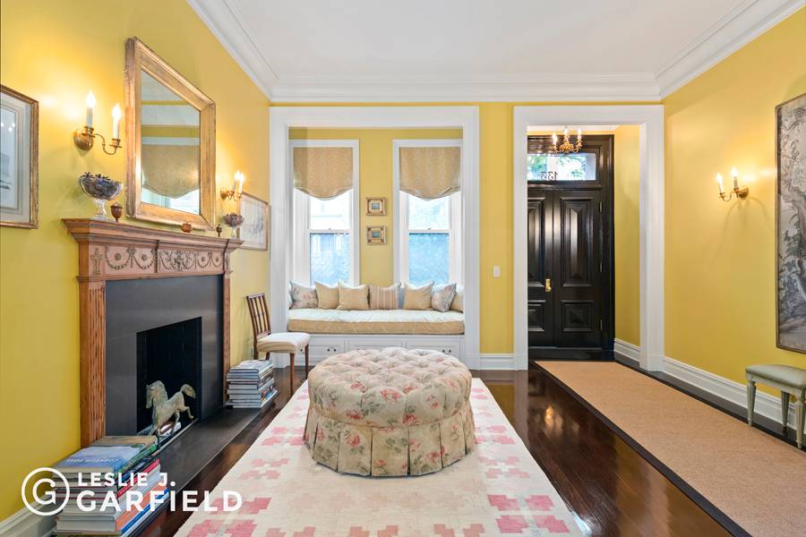 Welcome to 133 E 92nd Street, nestled in the historic and prestigious Carnegie Hill neighborhood of New York City.