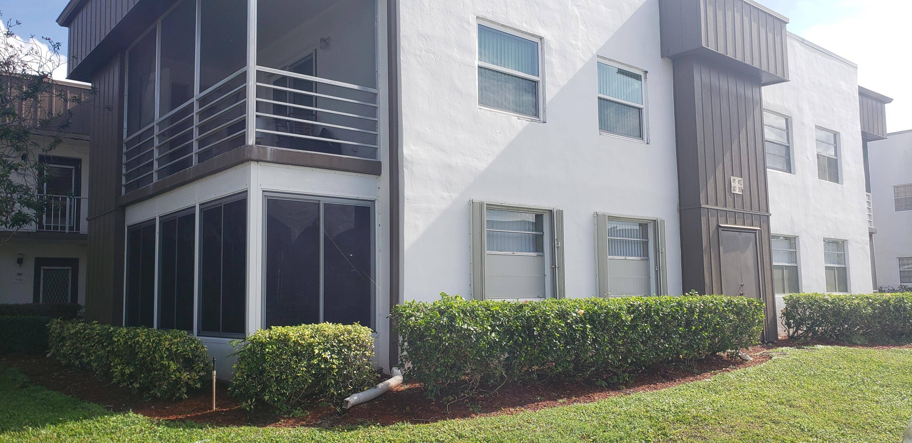 Immaculate 1st Floor True End Unit 2 Bedroom 2 Bath with Florida at Kings Point Delray's Premier Active 55 Community.
