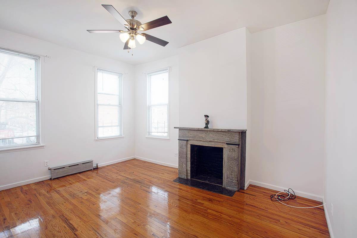 Welcome to 1601 10th Ave, Apt 1 This is a beautiful, extra large three bedroom in Windsor Terrace, the best kept secret in NYC.
