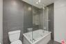 2nd bathroom w/tub