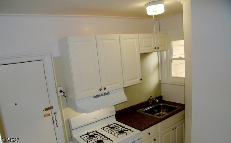 studio kitchen