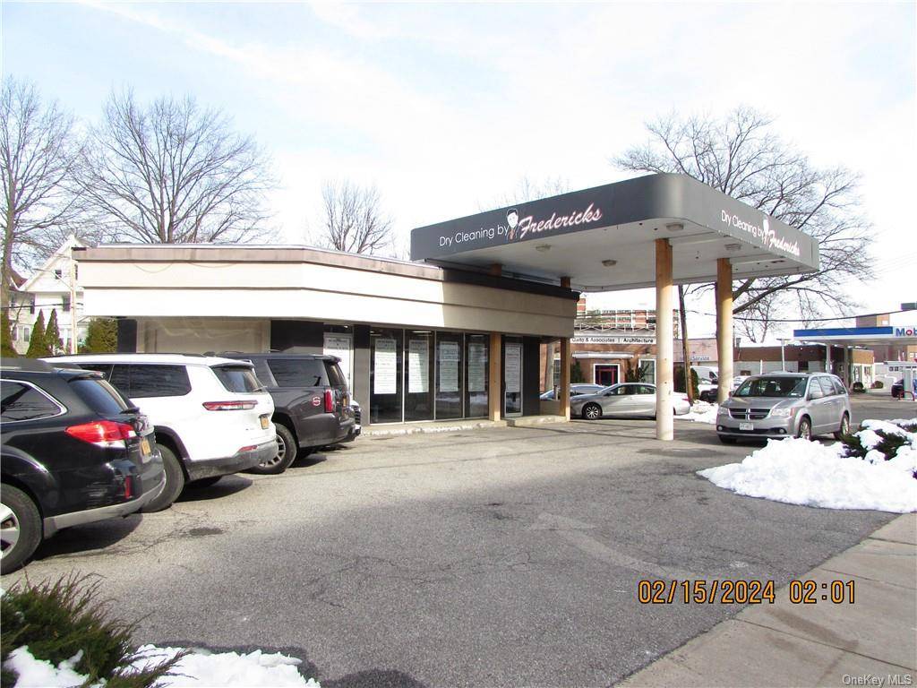 Great exposure opportunity for anyone who is interested in investment, establish business in 3 corners lot, TRAIANGLE, incredible visibility, expressing healthy retail traffic 4792 SQF 1089 SqF lease duration 1 ...