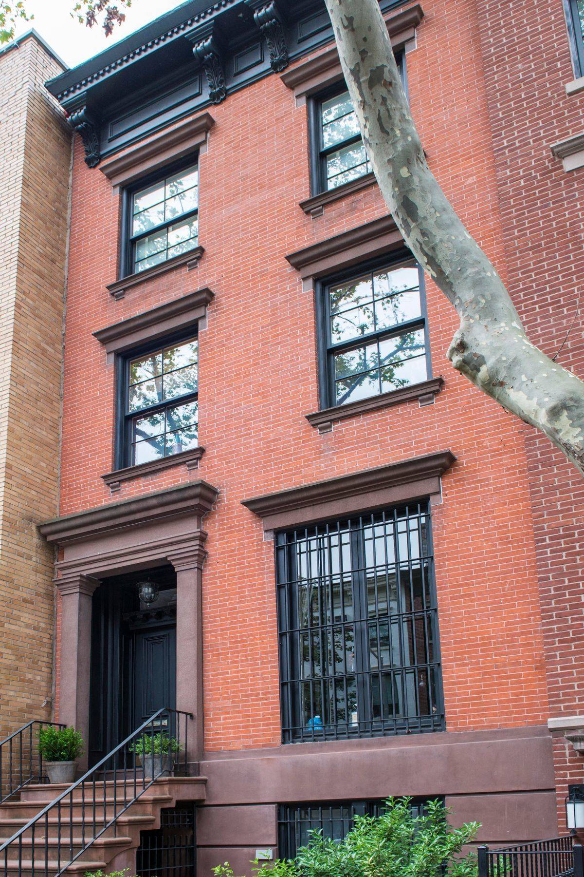 Welcome to this gorgeous, turn of the century four story brick faA ade townhouse located in the heart of Kips Bay between Second and Third Avenues.