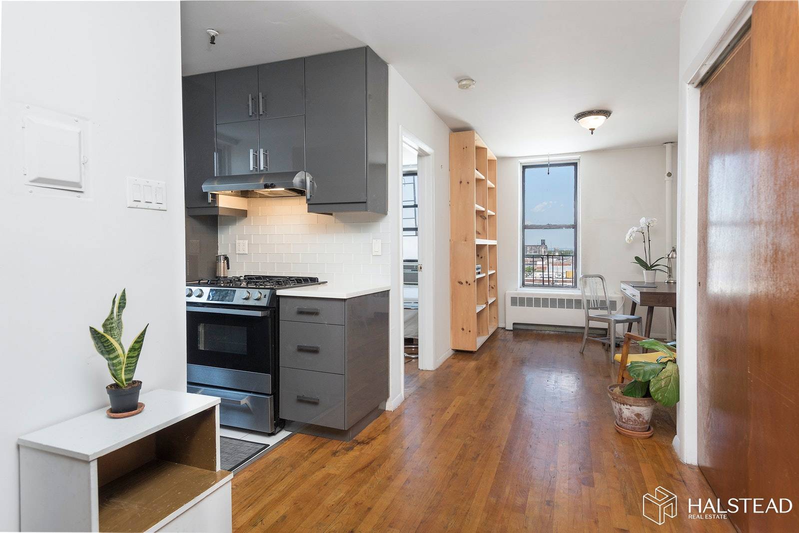 Welcome home to this bright top floor, Gowanus condo !