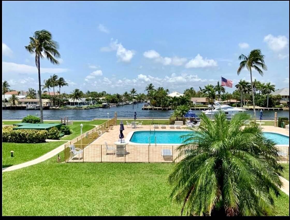 Fantastic location for your next home sweet home, or a perfect get away pied a' terre, this is what living in beautiful Florida is all about !