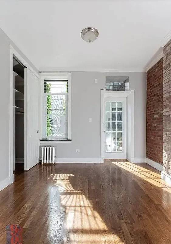 Welcome to 248 Mott st ! This is a beautifully renovated one bedroom that also includes the features below Updated Kitchen Dishwasher In unit Washer Dryer Stainless steel appliances Balcony ...