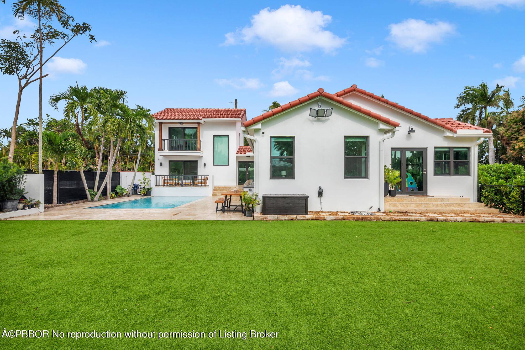 Welcome to 3323 N Flagler Dr in the sought after Northwood Shores of West Palm Beach.