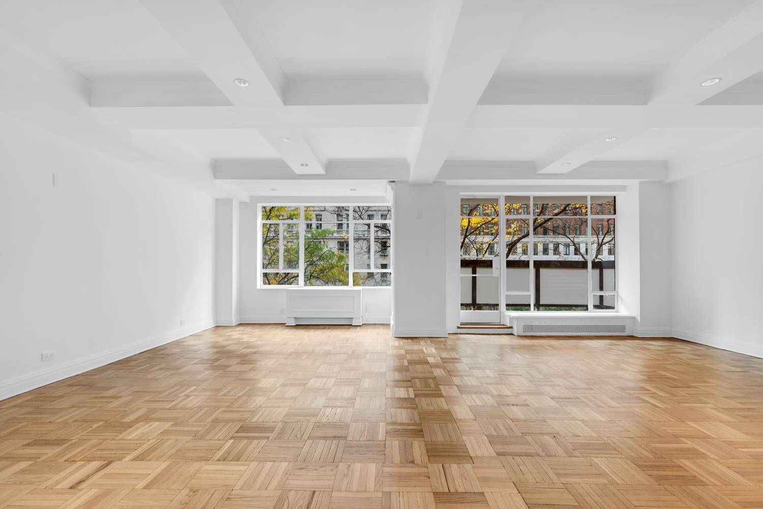 Located on Park Avenue and 72nd on a particularly prestigious section of the beloved boulevard, this building is proximate to some of the most elegant and exclusive residential buildings in ...