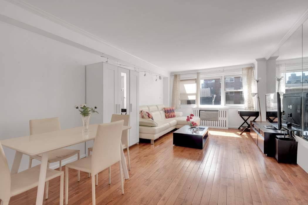 4G at The Townsley in Murray Hill is a charming south facing one bedroom, one bathroom apartment in a well maintained cooperative.