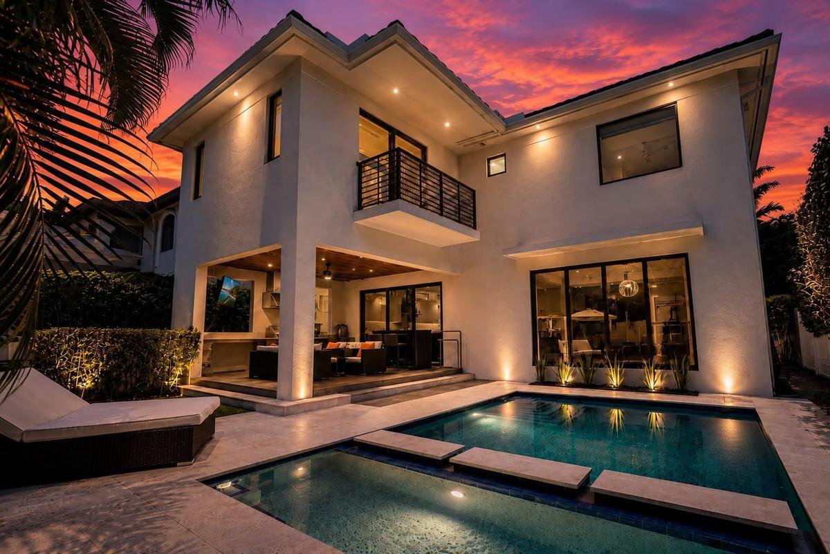 918 Bk house dusk