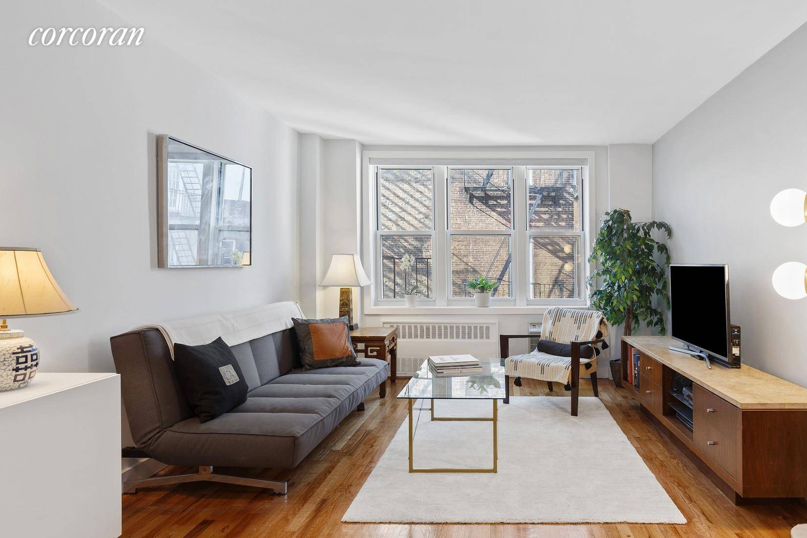 A rarely available combination apartment is available at this classic mid century co op in the coveted Fruit Streets area of Brooklyn Heights.