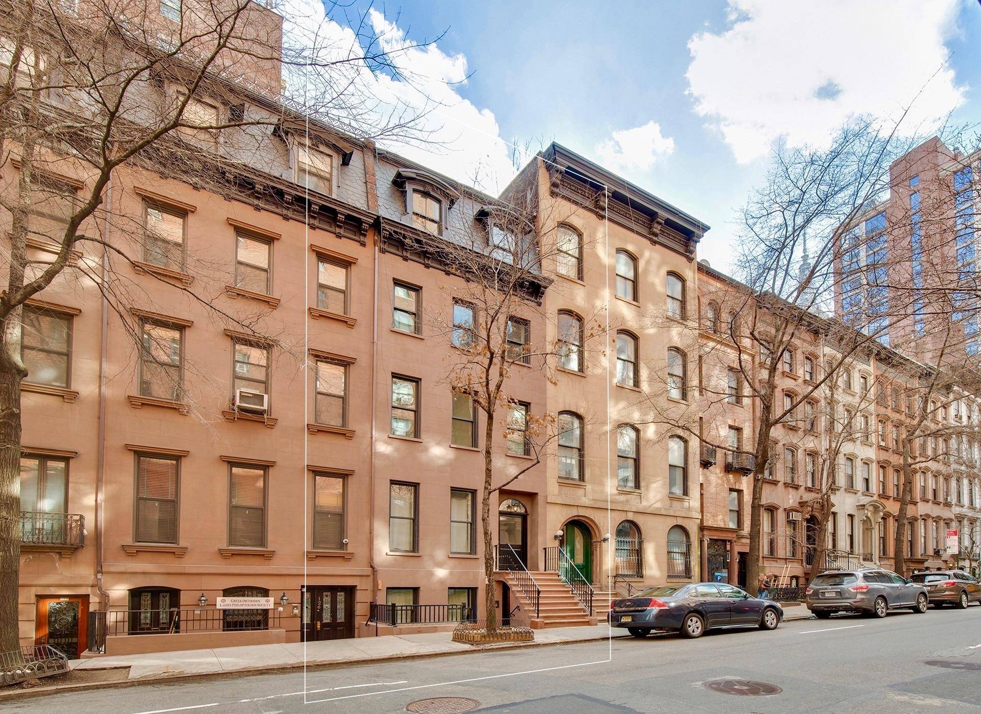 Unique opportunity to own a historic 5 story townhouse in Murray Hill between Park and Lexington Avenue.