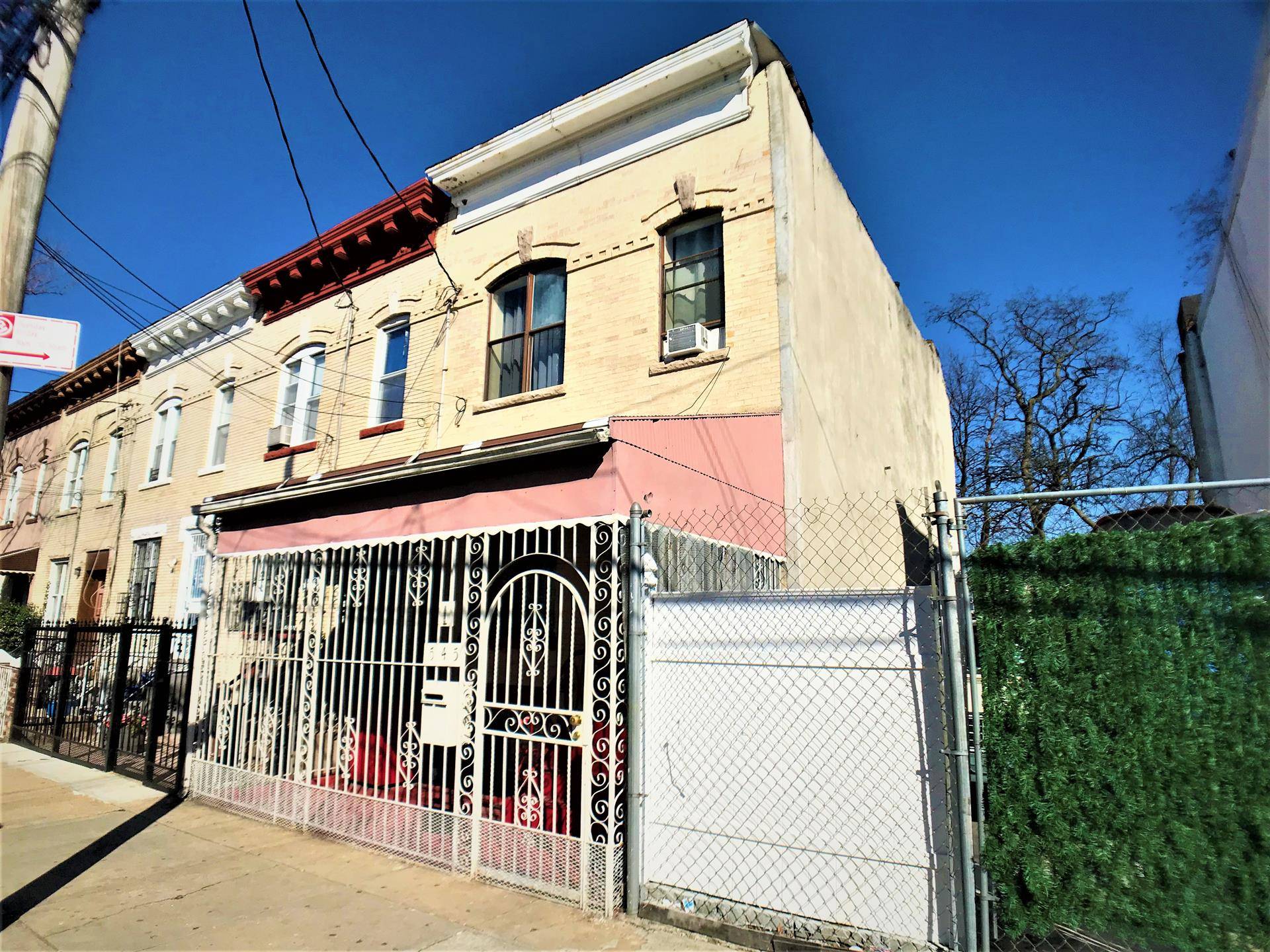 Welcome to 545 Van Siclen Avenue, located in East New York.
