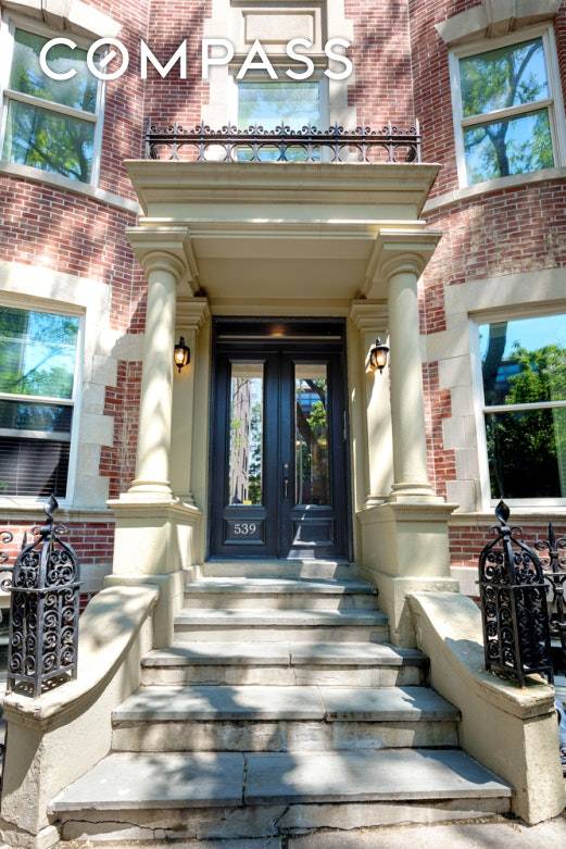 The best of Park Slope ! This elegant and sophisticated 3 bed, 2 bath is perfectly located on 4th Street between 8th Avenue and Prospect Park West.