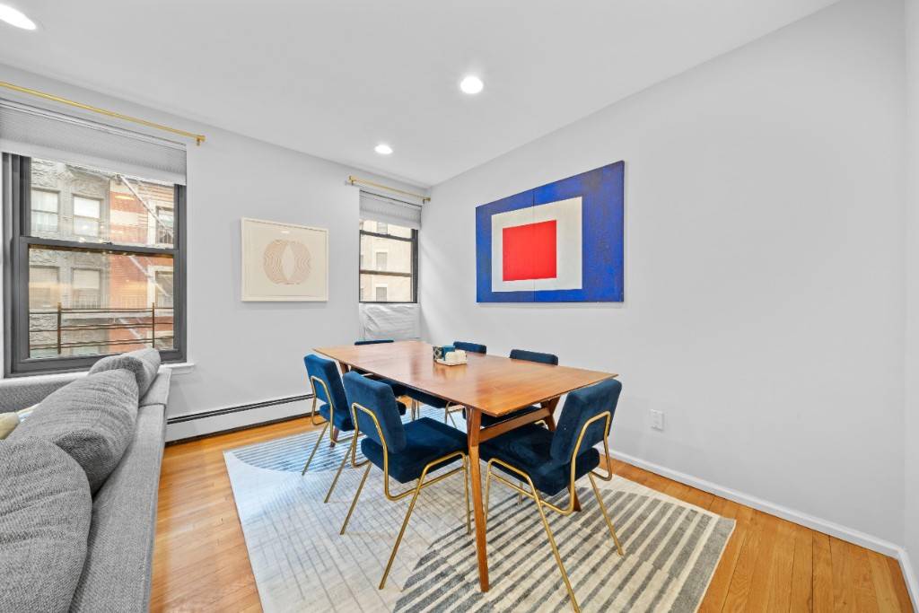 This renovated, sun filled, South facing apartment offers two spacious bedrooms, a flexible bonus room ideal as a den, office, or third bedroom, ample storage, and the option for in ...