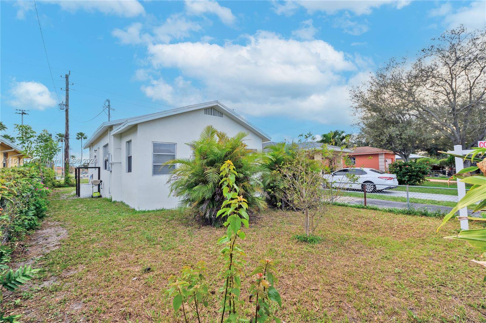 Welcome to this single family home, conveniently located nearby FLL international airport, the Seminole Hard Rock Casino Guitar Hotel, Hollywood Beach minutes away from the FL turnpike Interstate 595.
