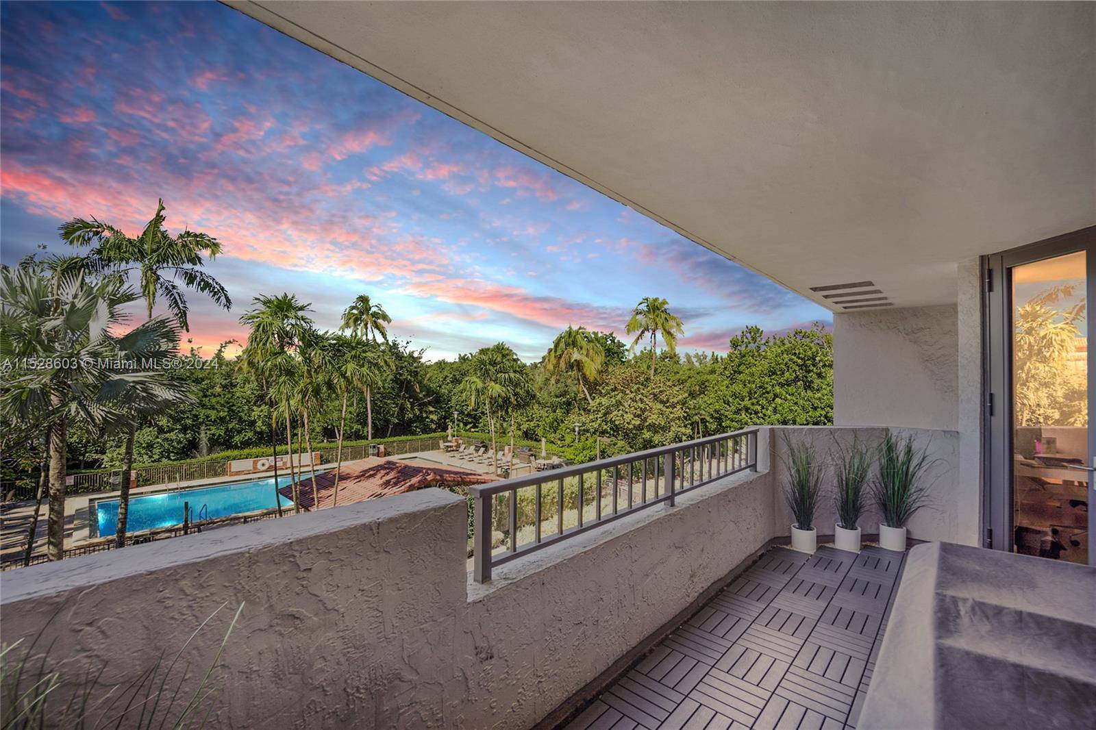 Seasonal Rental ! ! 2 bedrooms, 2 baths overlooking the pool and lush gardens of Key Colony.