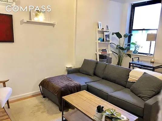 Large, updated 1 Bedroom in an elevator laundry building in Prime Noho !