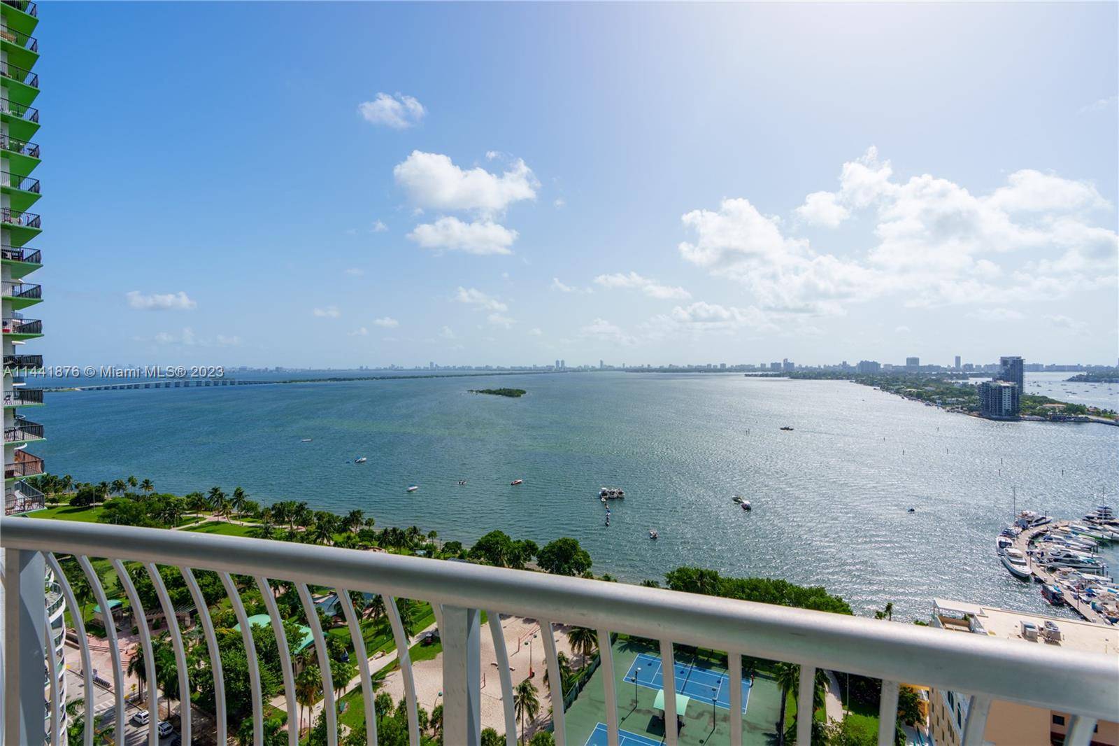 Amazing direct bay view, brand new remodeling 100 fully furnished and 100 fully equipped.