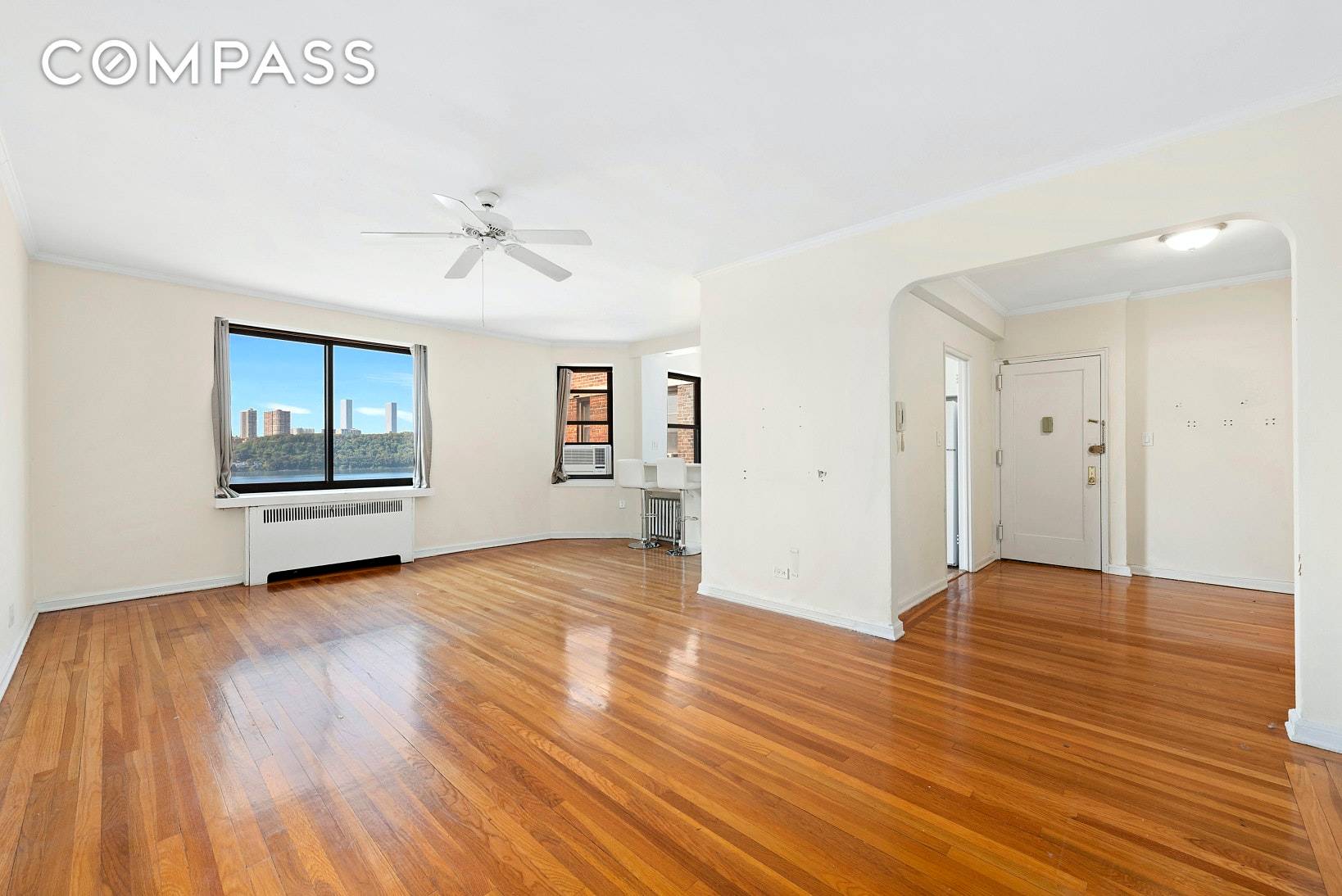 No Board Approval ! ! This remarkably spacious 1 bedroom apartment boasts tremendous views of the Hudson River.