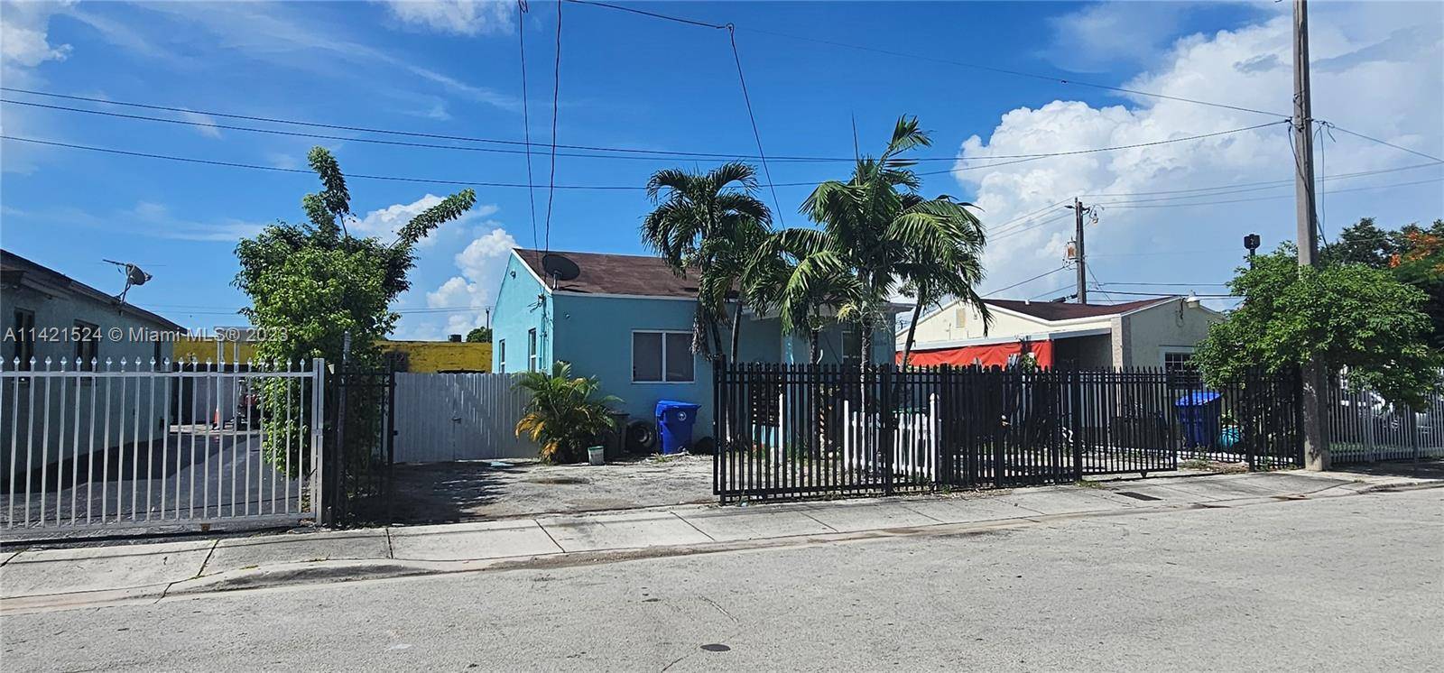 2 BEDROOM 1 BATHROOM RESIDENTIAL SURRENDED BY COMMERCIAL PROPERTIES AND LOCATED JUST A FEW BLOCKS FROM THE MIAMI RIVER, DESINGN DISTRICT, WYNWOOD, DOWNTOWN, MIAMI HOSPITAL, AIRPORT, BEACHES.