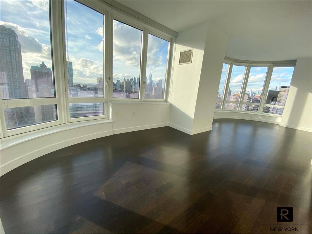 Welcome home ! Sprawling 1337 sqft of space with inspiring city views !