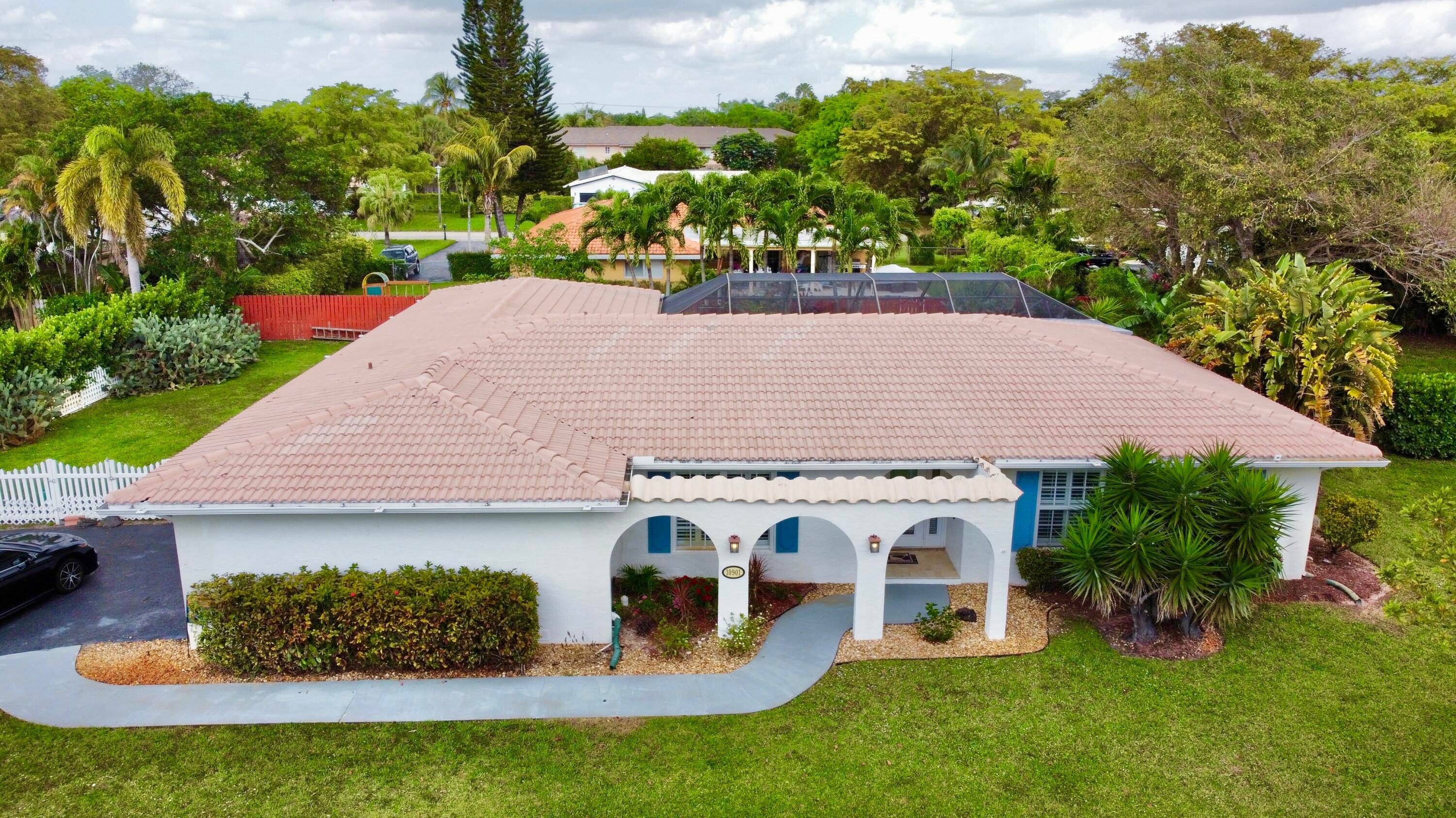 Gorgeous Pool home located in the very desirable Coral Springs Country Club neighborhood and boasts over a third of an acre lot.