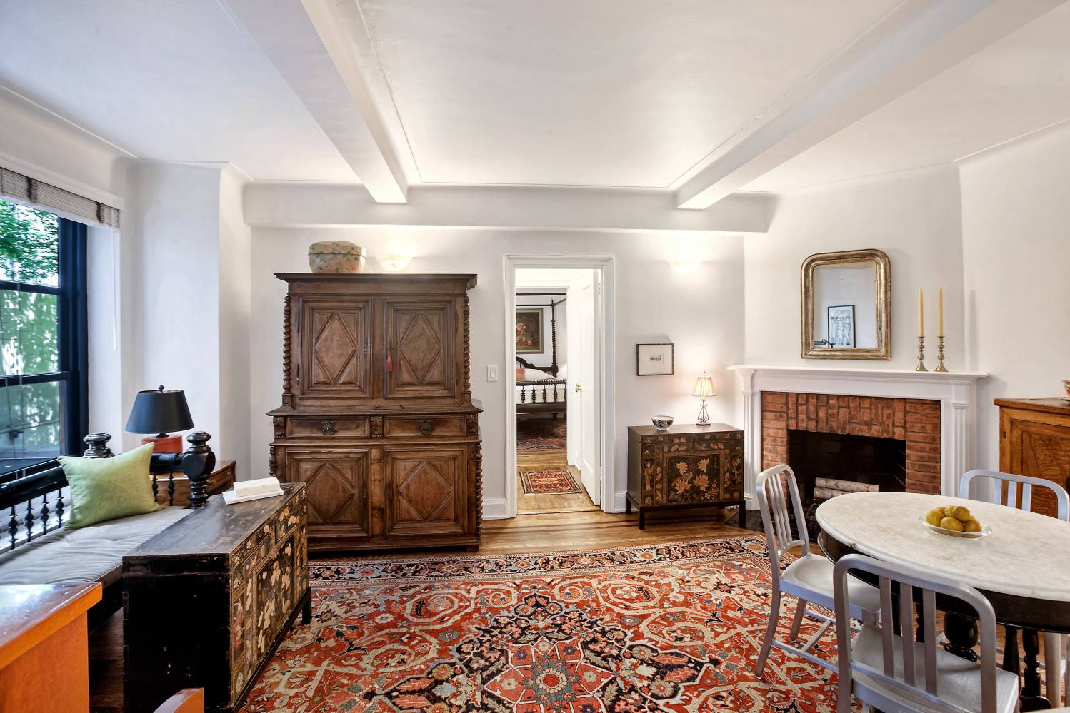 An elegant and charming one bedroom apartment at Gramercy House, the highly sought after Art Deco Coop on East 22nd Street, a block and a half from Gramercy Park and ...