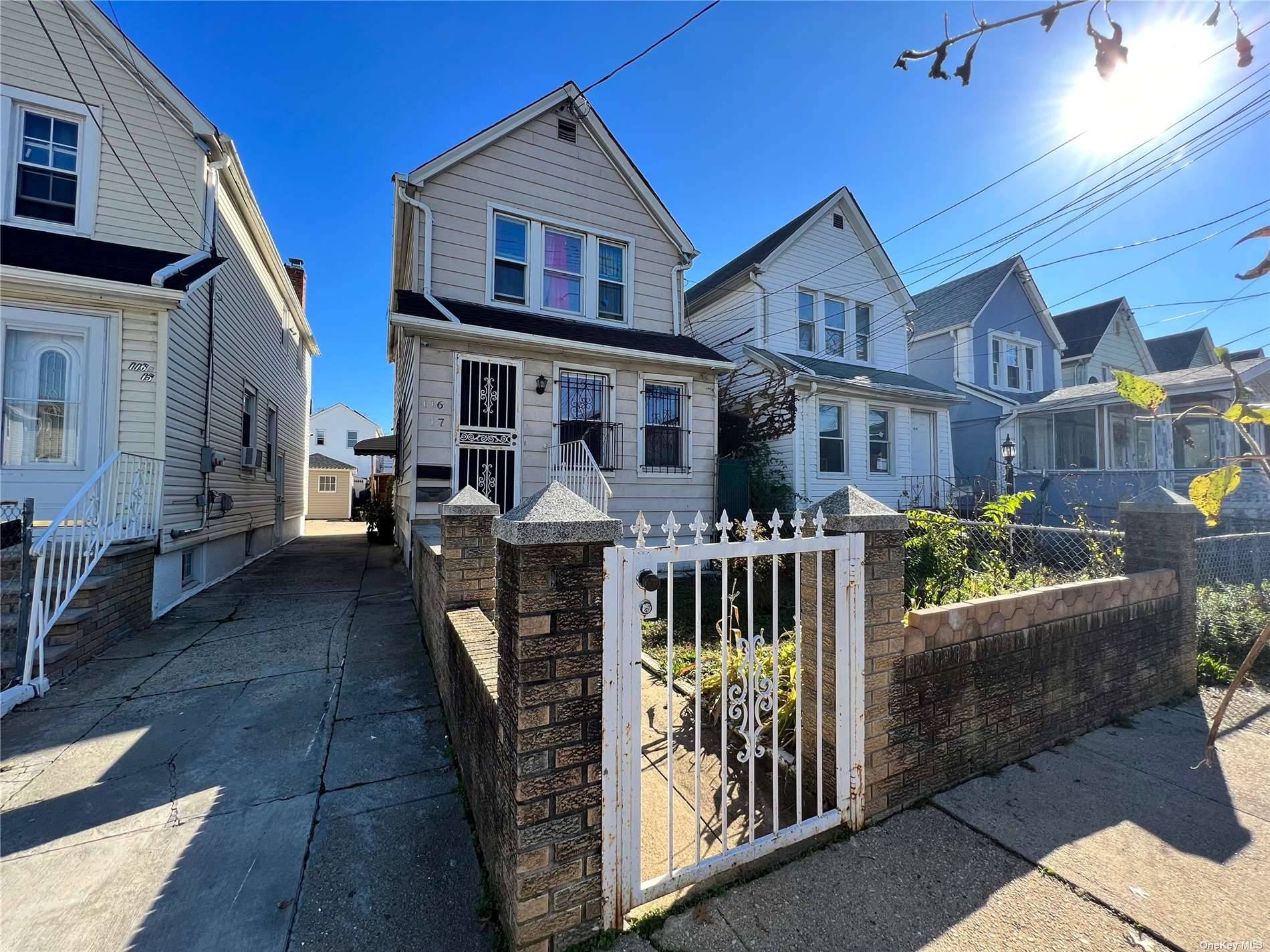 Beautiful 1 Family located close to highways, JFK, Shopping and more.