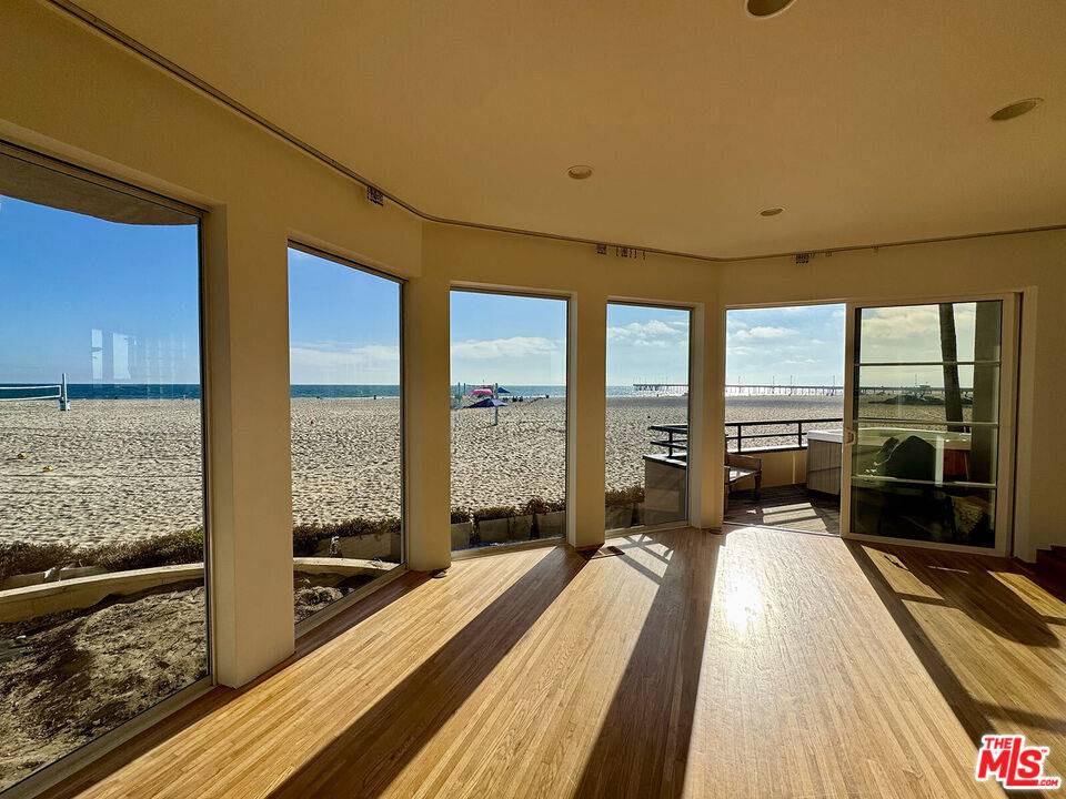 3505   Ocean Front Walk 2BR Marina Del Rey La