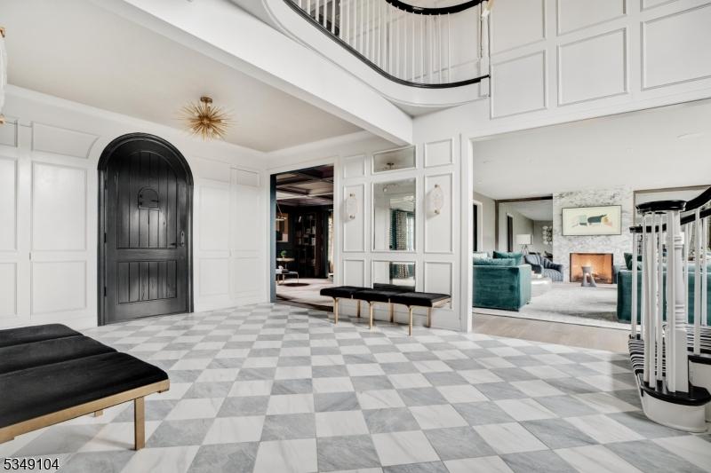 Foyer (2 of 2)