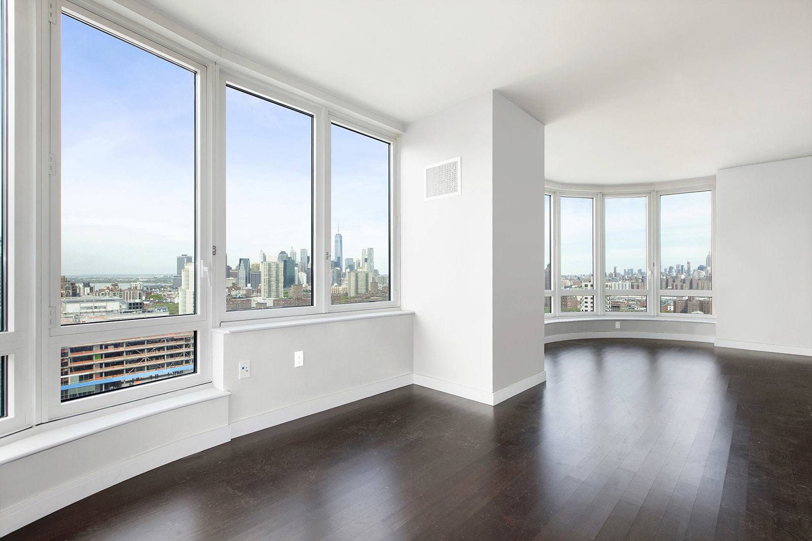 The MOST spectacular views in Brooklyn, panoramic skyline views of Manhattan, including THREE bridge view.