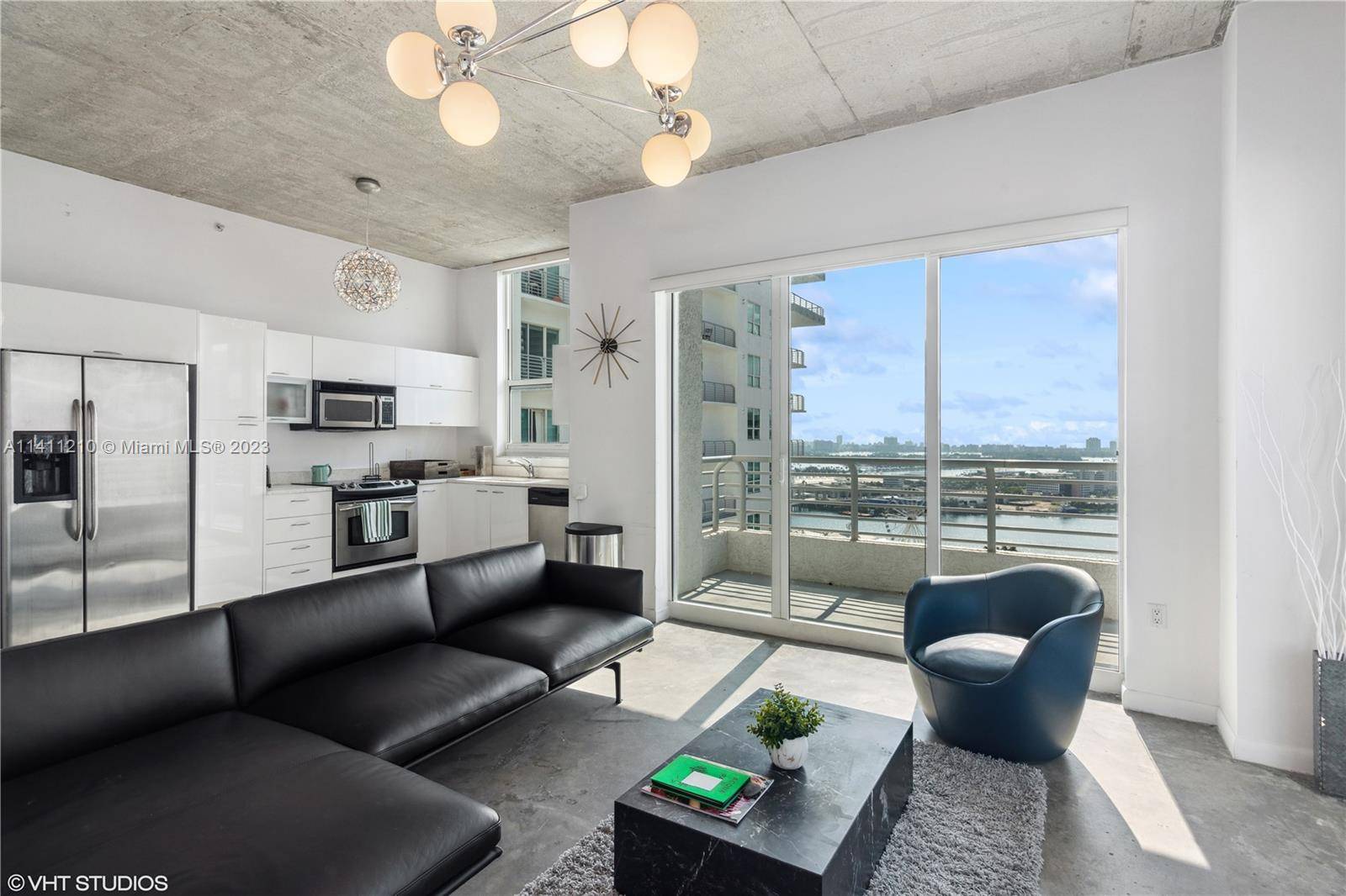 Located in the heart of Miami, Loft Downtown 2 is a contemporary condo that provides easy access to a plethora of shopping, dining, and entertainment options.