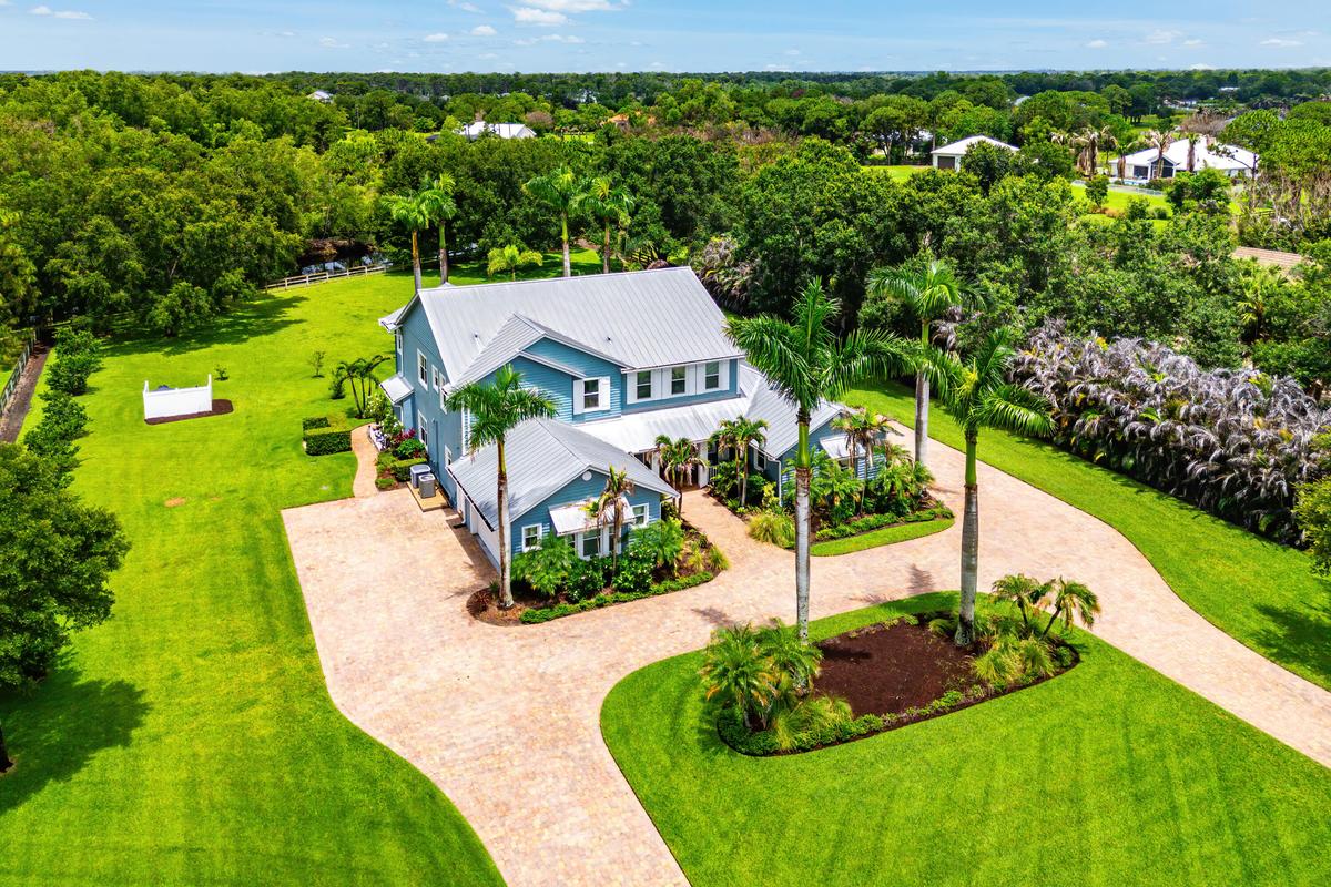 Welcome to 2952 SW Buena Vista Dr in Stuart West