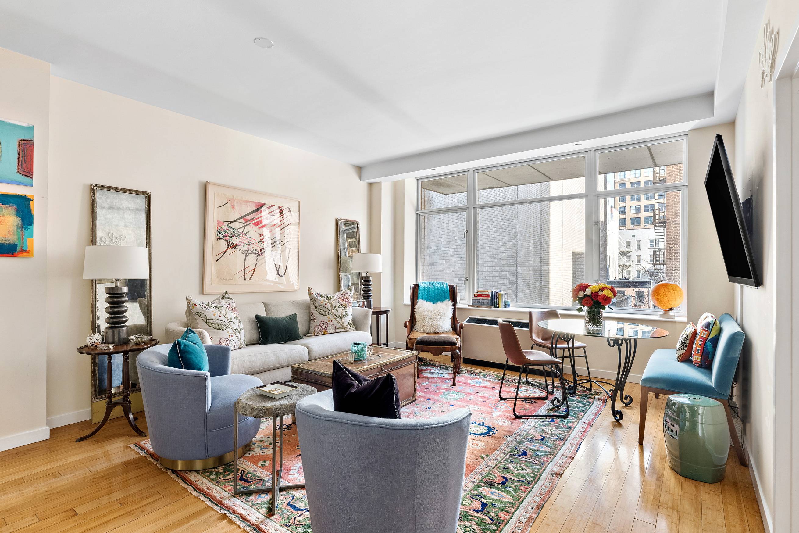 This fabulous 2 bedroom 2bath home at the crossroads of Chelsea and the West Village is located in a 24 hour Doorman Boutique Condo with only 4 apartments per floor.