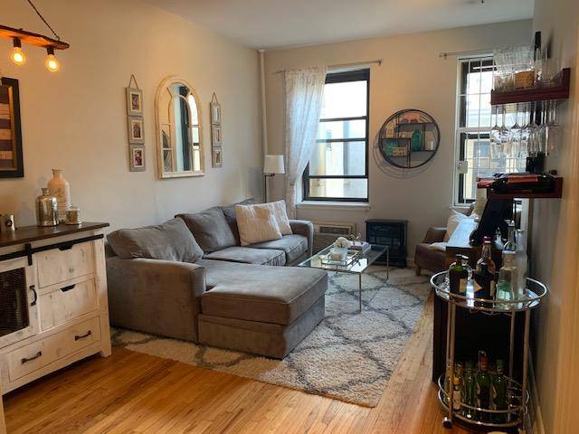 Apartment 3R is a recently renovated 1 bedroom, 1 bathroom unit that is the perfect apartment for someone moving to NYC for the first time or a long time renter's ...