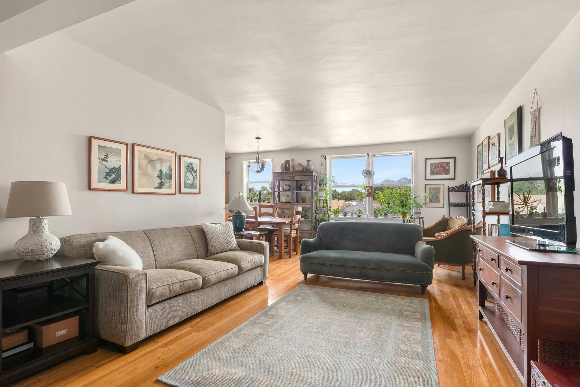 This oversized, 2 Bed 2 Bath Private Terrace, with tree top views offers what very few can in the heart of serene Ditmas Park ; outdoor space and optionality.