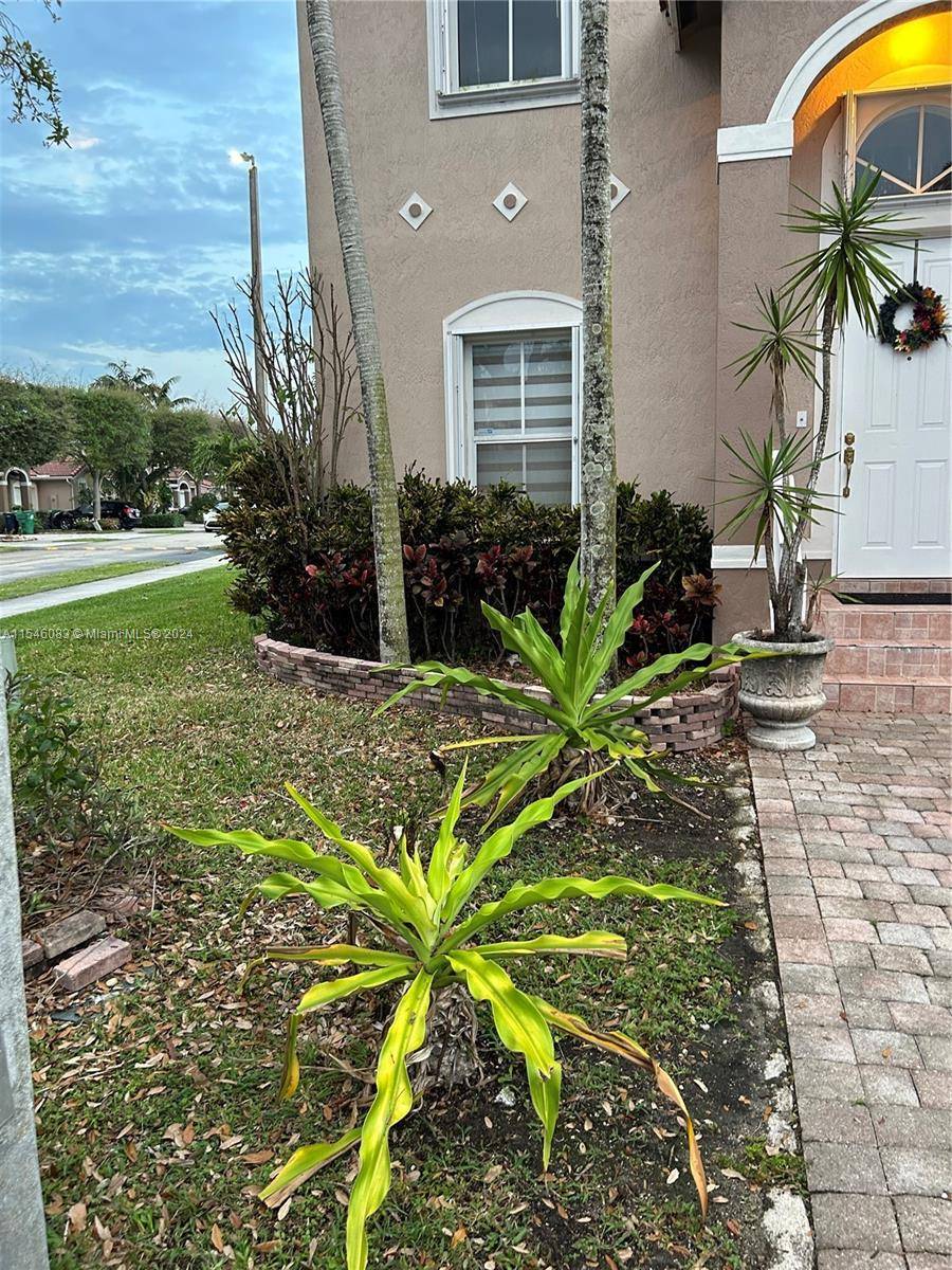 Beautiful Townhouse with 4 bedroom and 3 Bathroom in the gated community of Riverside, Low HOA includes accesses to private community clubhouse, Pool, Park and Playground, This property is located ...