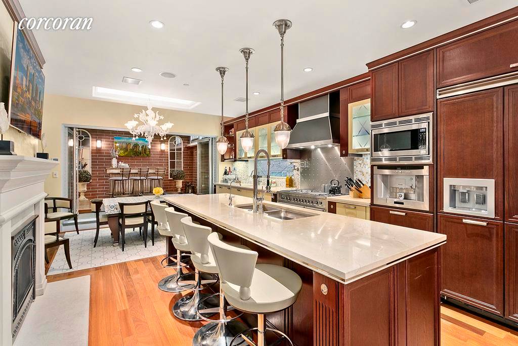 This spectacular Lenox Hill townhouse, at 368 East 69th Street, started out as a two story brownstone and has been uniquely renovated into a 6 story, 5 star home.