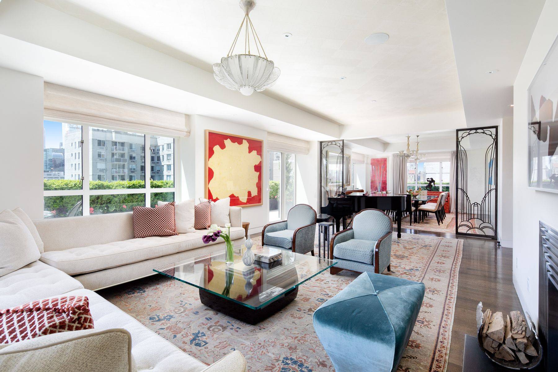 The landmark Manhattan House captures the spirit of living beautifully in one of the world's most sophisticated cities.