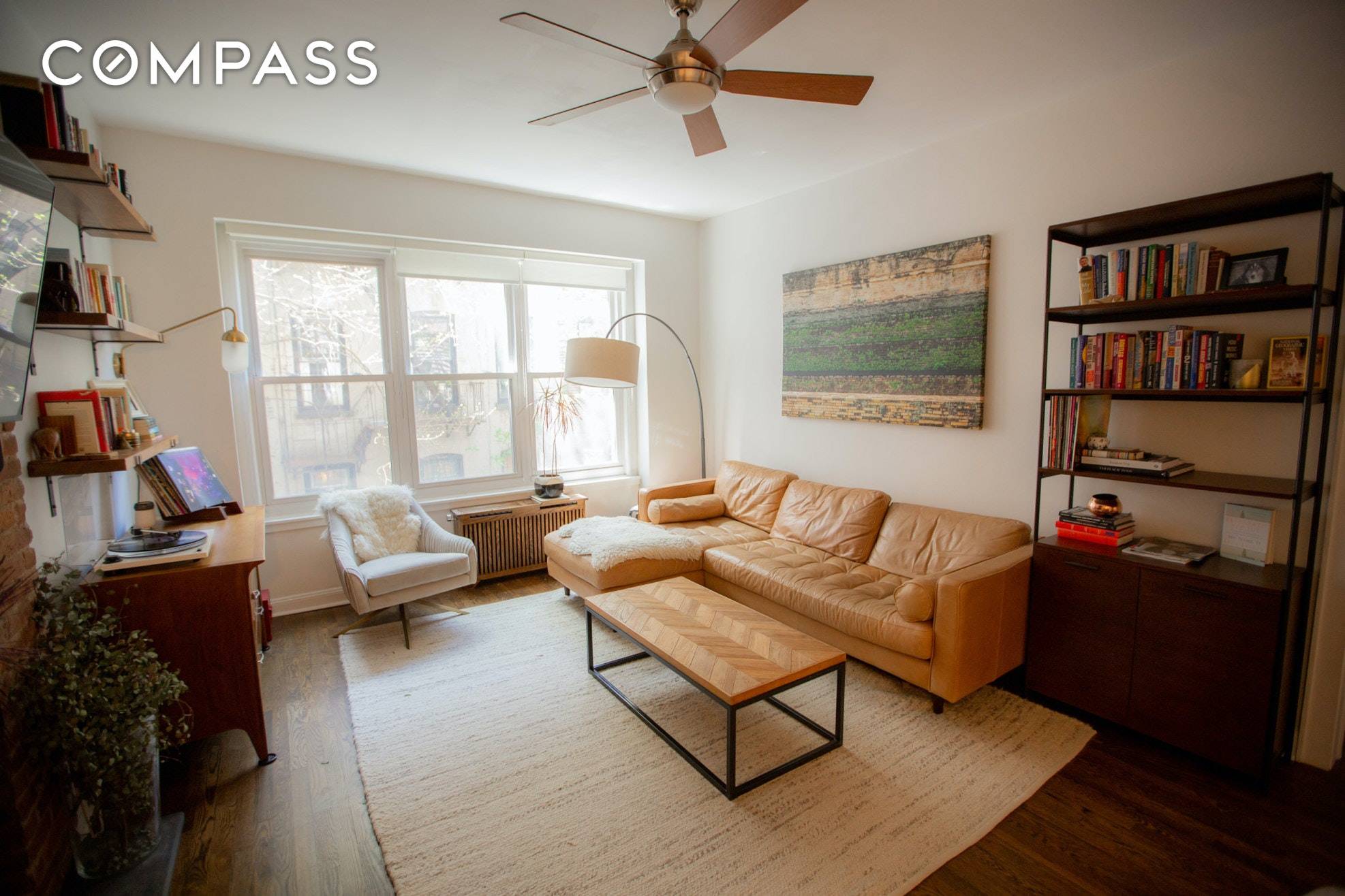 Renovated and charming two bedroom in North Park Slope !